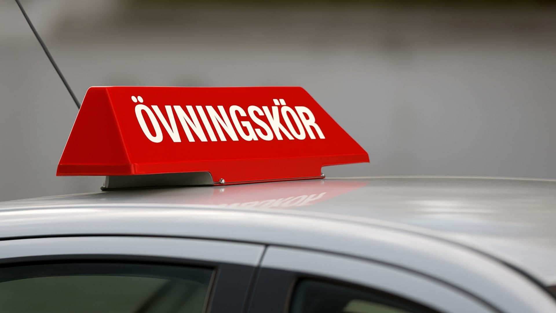 Elev och trafiklärare inför körlektion